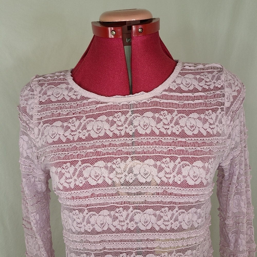 Jessica Simpson Maternity Lavender Floral Lace Bell Sleeve Top - Picture 6 of 12